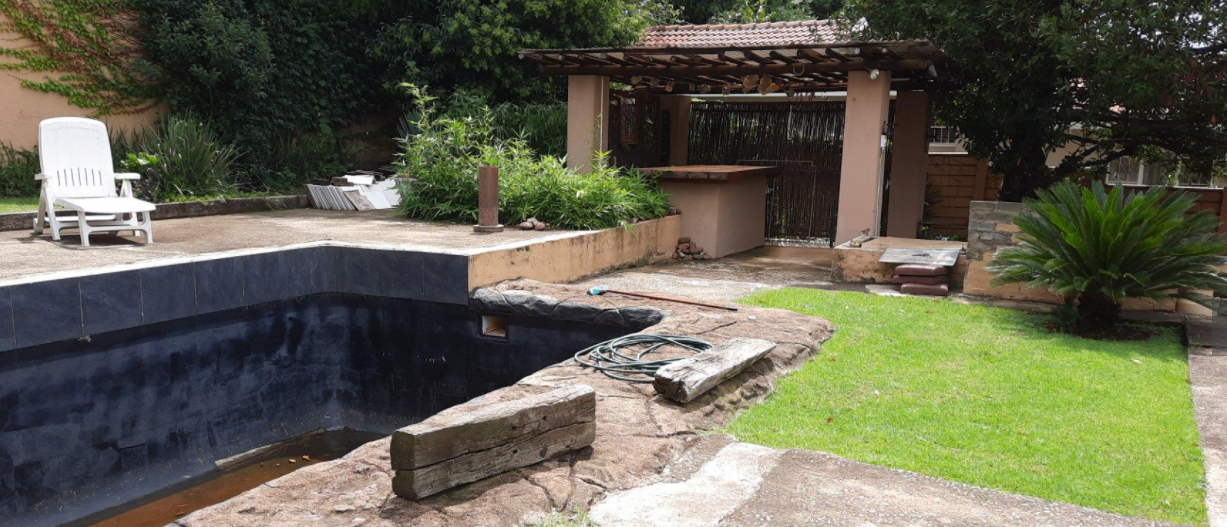 4 Bedroom House For Sale in De Wetshof RE/MAX™ of Southern Africa