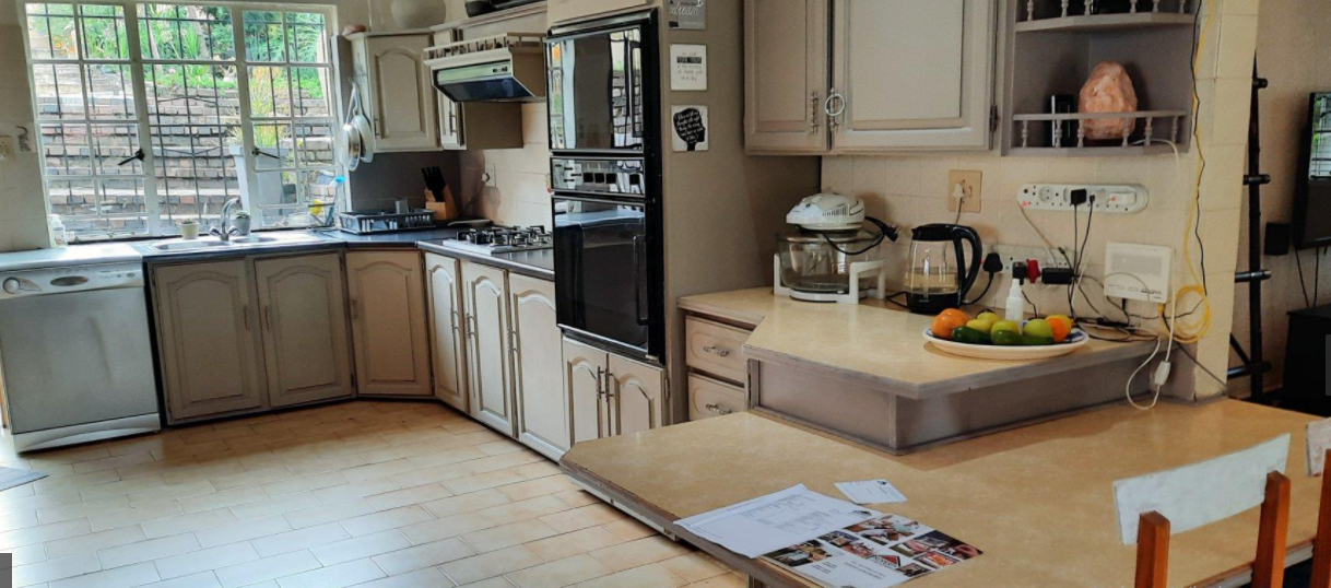 4 Bedroom House For Sale in De Wetshof RE/MAX™ of Southern Africa