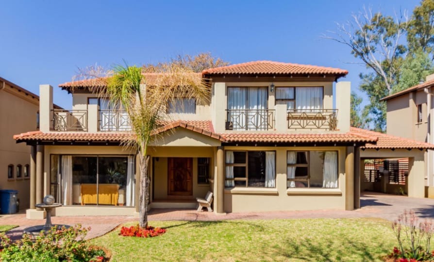 4 Bedroom House For Sale in Eagles Landing RE/MAX™ of Southern Africa