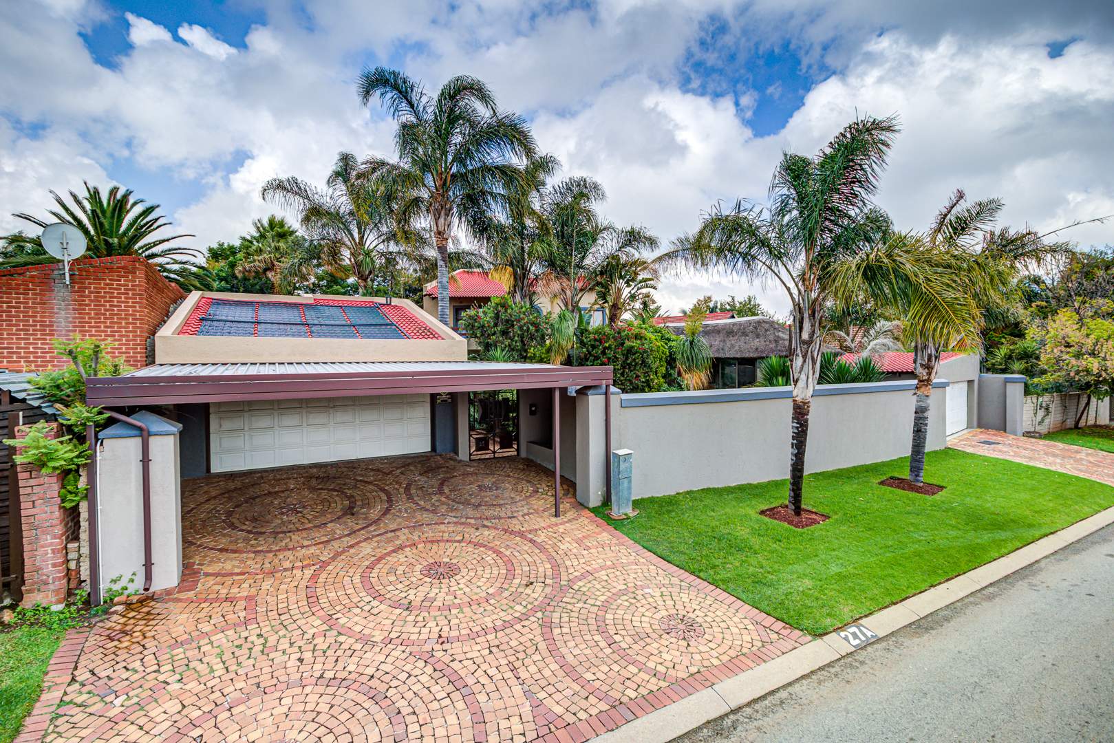 4 Bedroom House For Sale in Eastleigh Ridge RE/MAX™ of Southern Africa