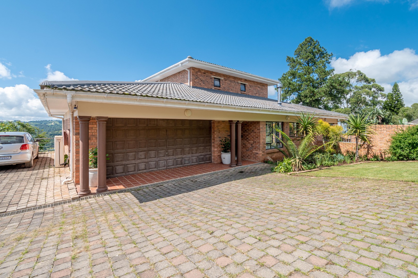 2 Bedroom Townhouse For Sale in Monteseel RE/MAX™ of Southern Africa