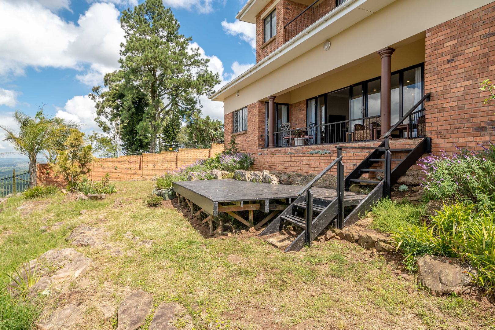 2 Bedroom Townhouse For Sale in Monteseel RE/MAX™ of Southern Africa