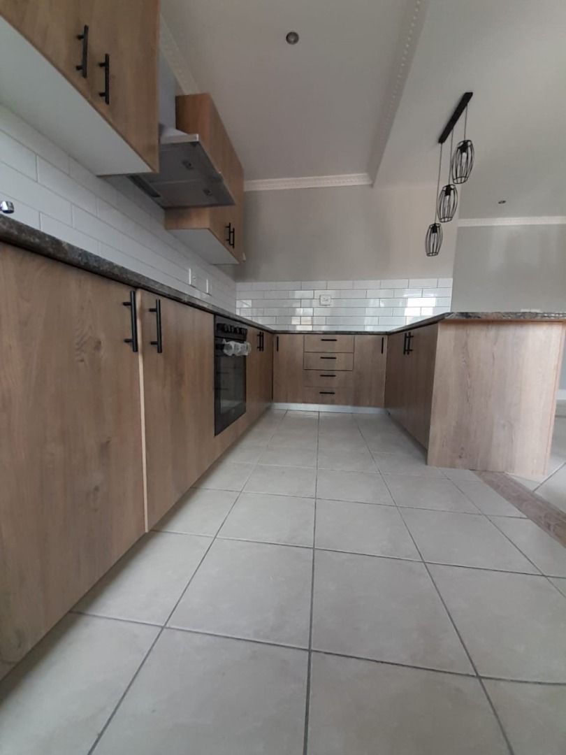 3 Bedroom House To Rent in Goodwood Estate RE/MAX™ of Southern Africa