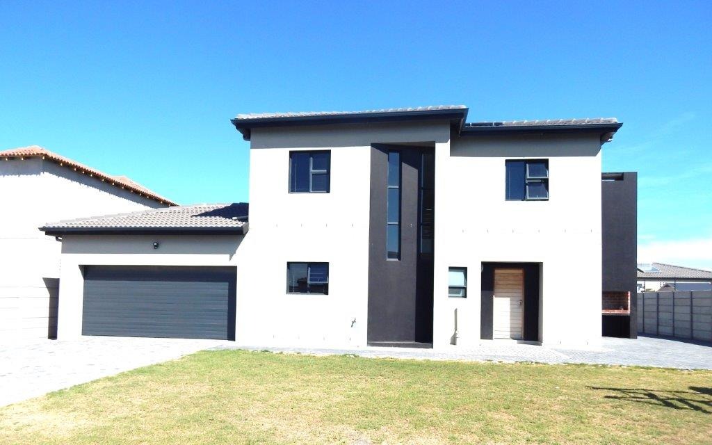 3 Bedroom House For Sale in Parklands North RE/MAX™ of Southern Africa