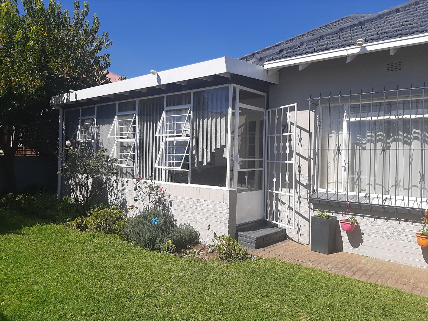 3 Bedroom House For Sale in Forest Hill RE/MAX™ of Southern Africa