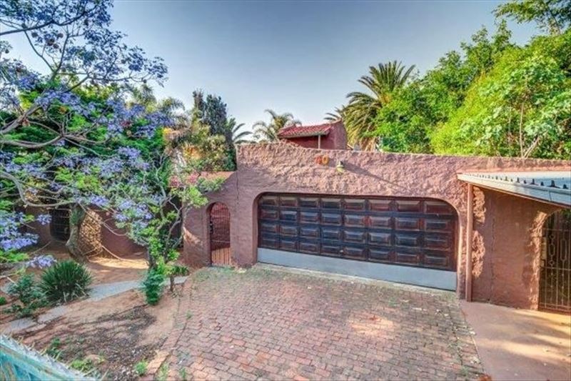 4 Bedroom House For Sale in Birch Acres RE/MAX™ of Southern Africa