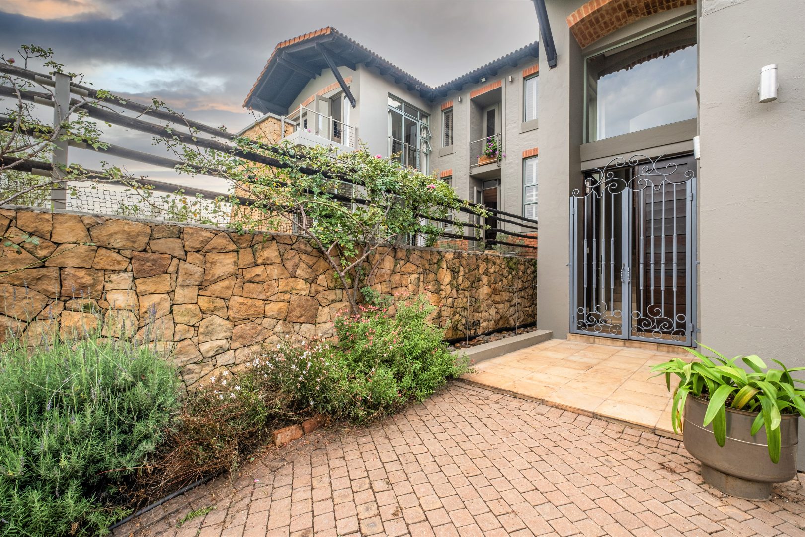 7 Bedroom House For Sale in Country Lane Estate RE/MAX™ of Southern