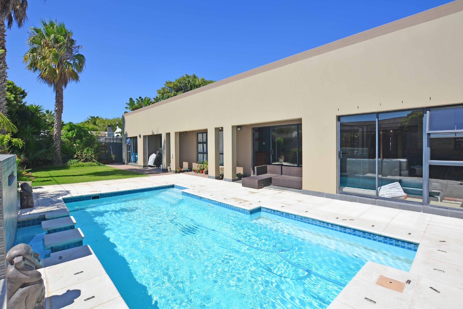 4 Bedroom House For Sale in Flamingo Vlei RE/MAX™ of Southern Africa