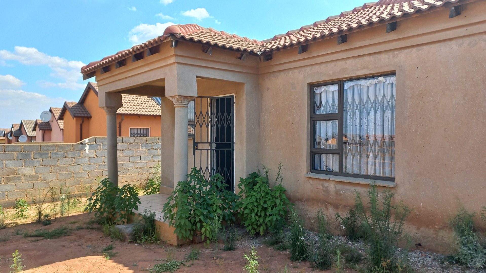 3 Bedroom House For Sale in Bram Fischerville RE/MAX™ of Southern Africa