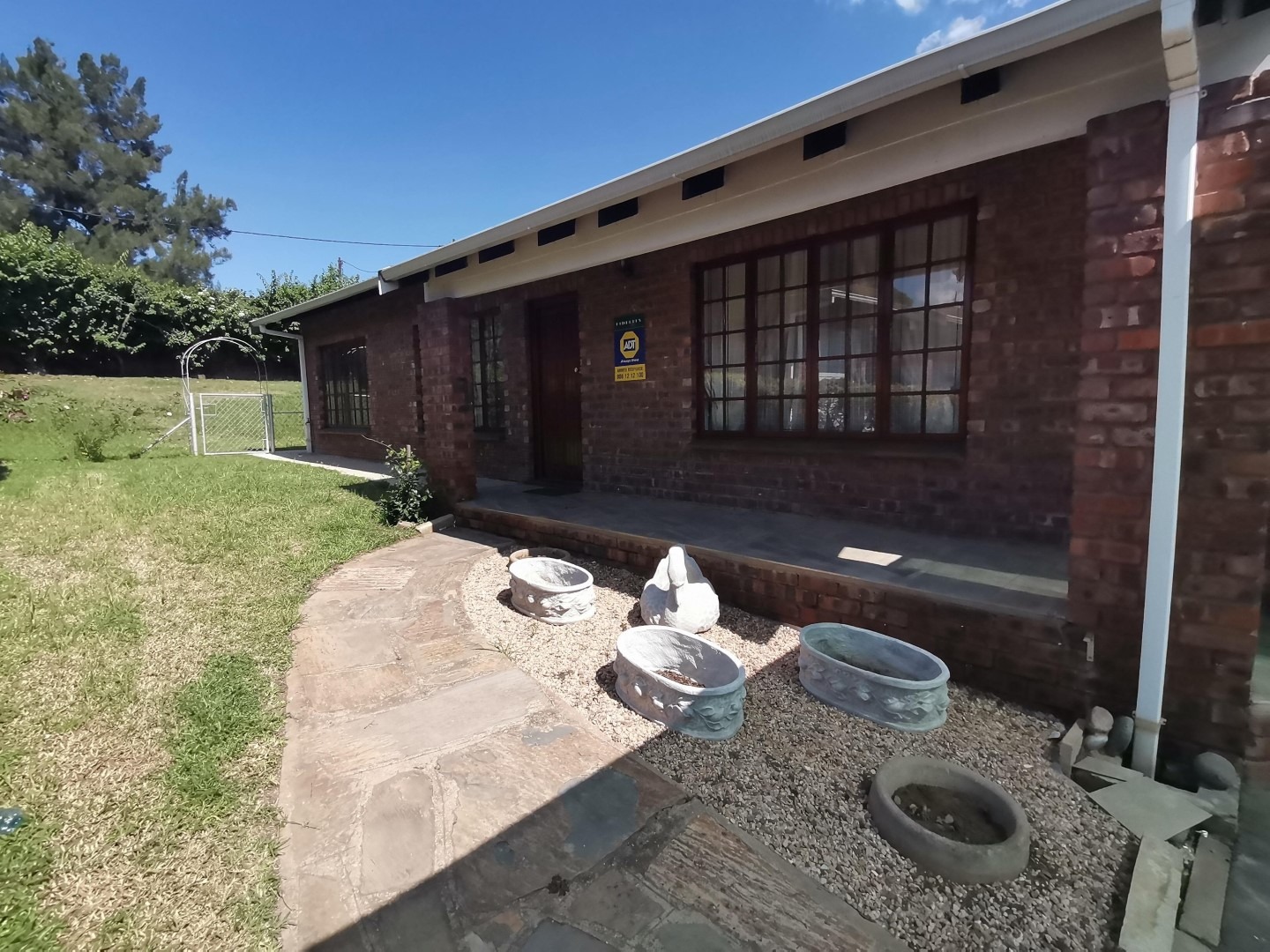 3 Bedroom Townhouse For Sale in Pelham RE/MAX™ of Southern Africa