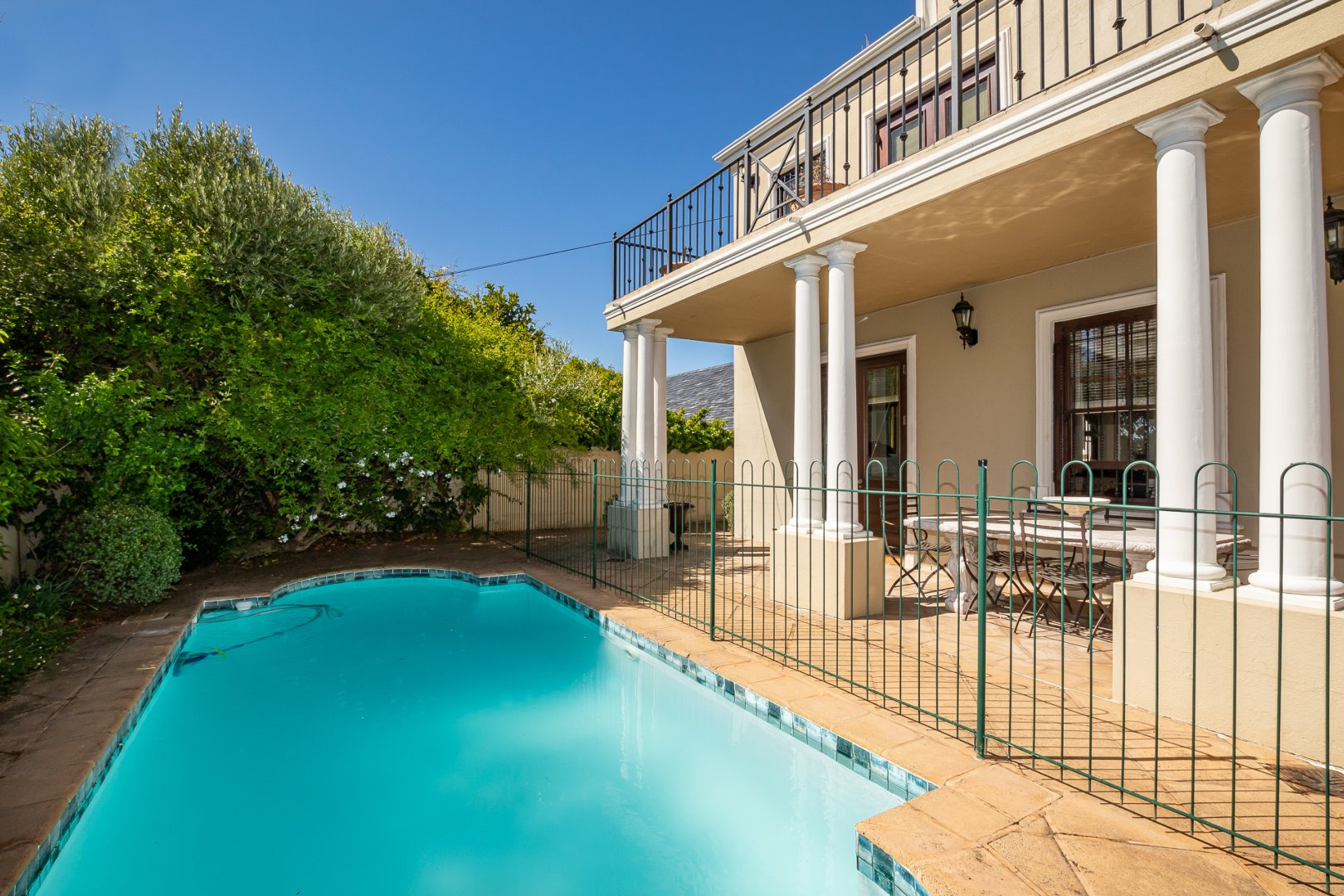 3 Bedroom House For Sale in Claremont Upper RE/MAX™ of Southern Africa