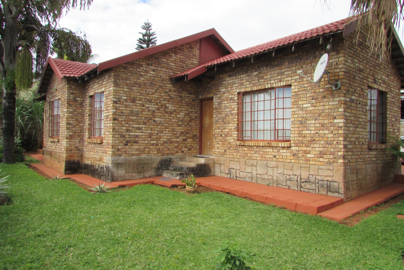 3 Bedroom House For Sale in Kingsview RE/MAX™ of Southern Africa