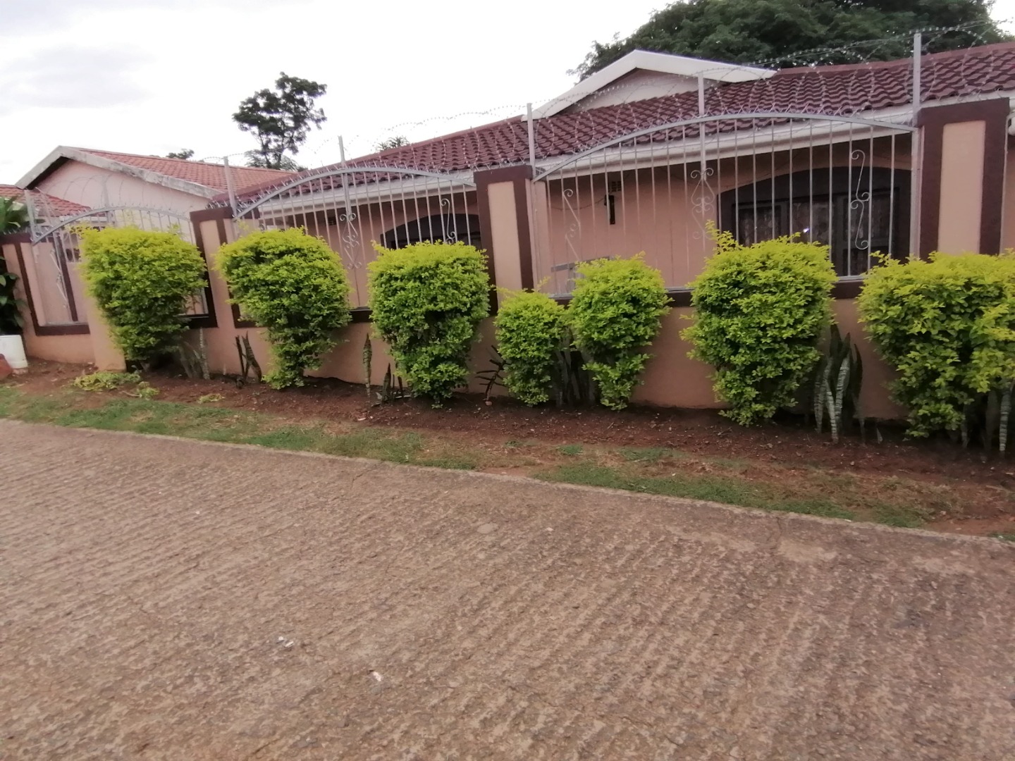 5 Bedroom House For Sale in Whetstone RE/MAX™ of Southern Africa
