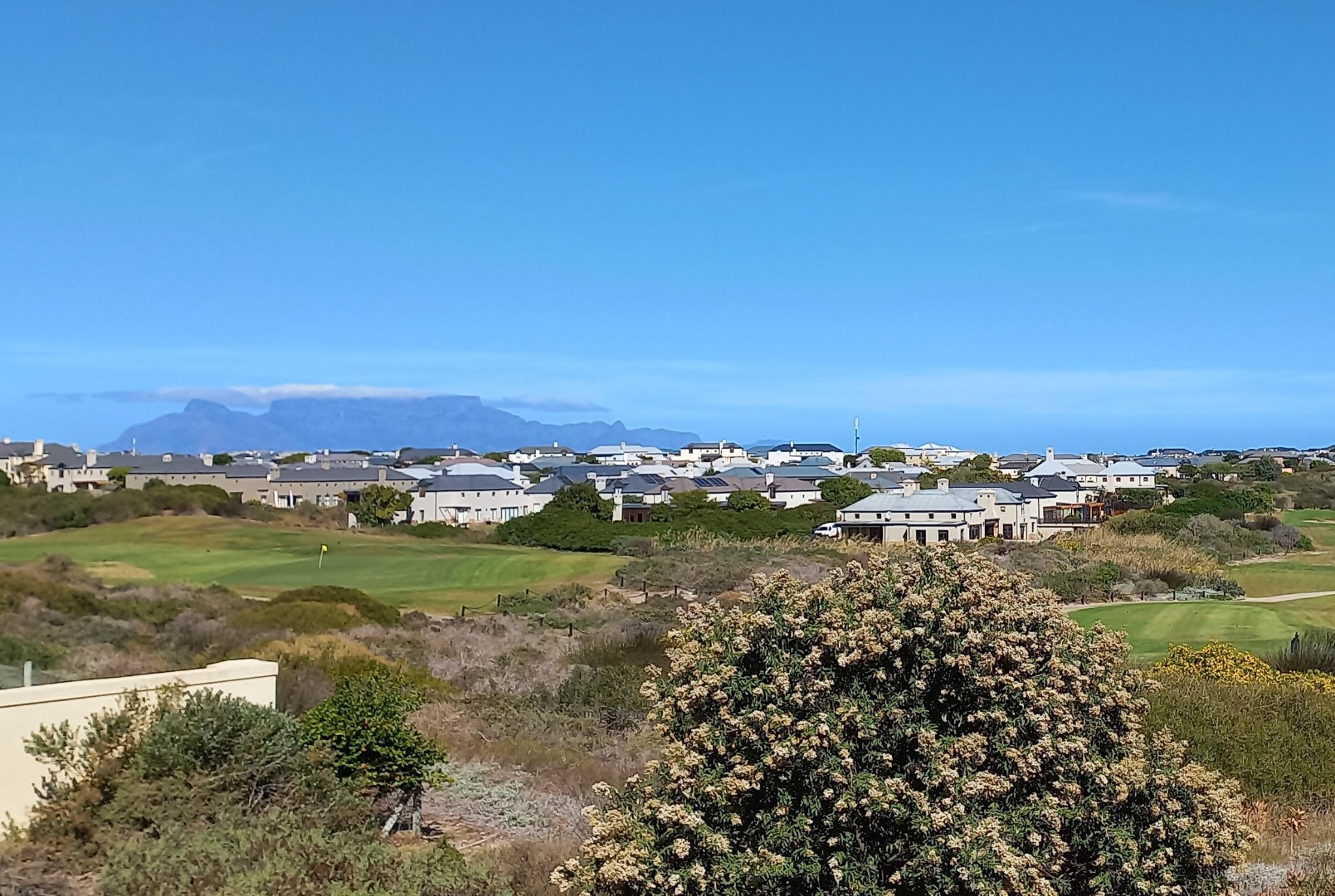 4 Bedroom House For Sale in Atlantic Beach Golf Estate RE/MAX™ of