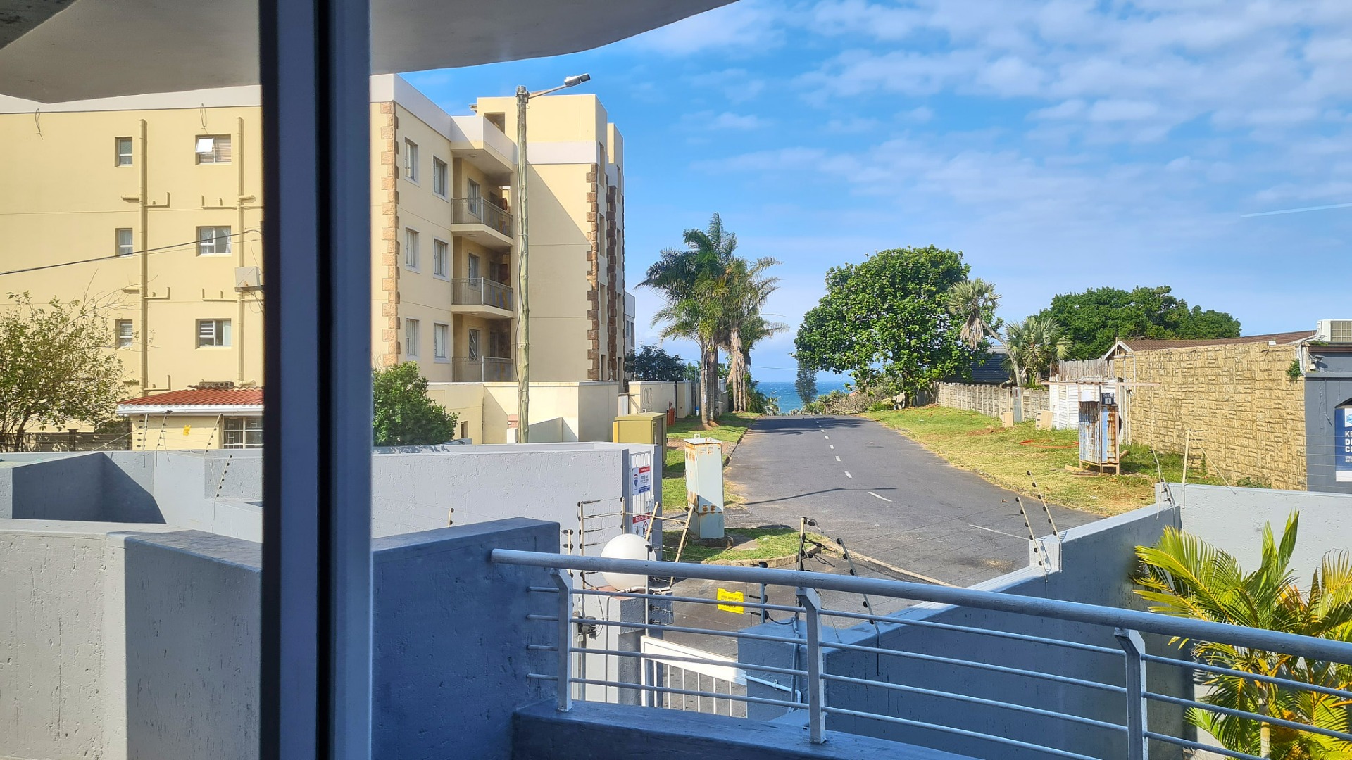 3 Bedroom Apartment / Flat For Sale in Uvongo Beach RE/MAX™ of