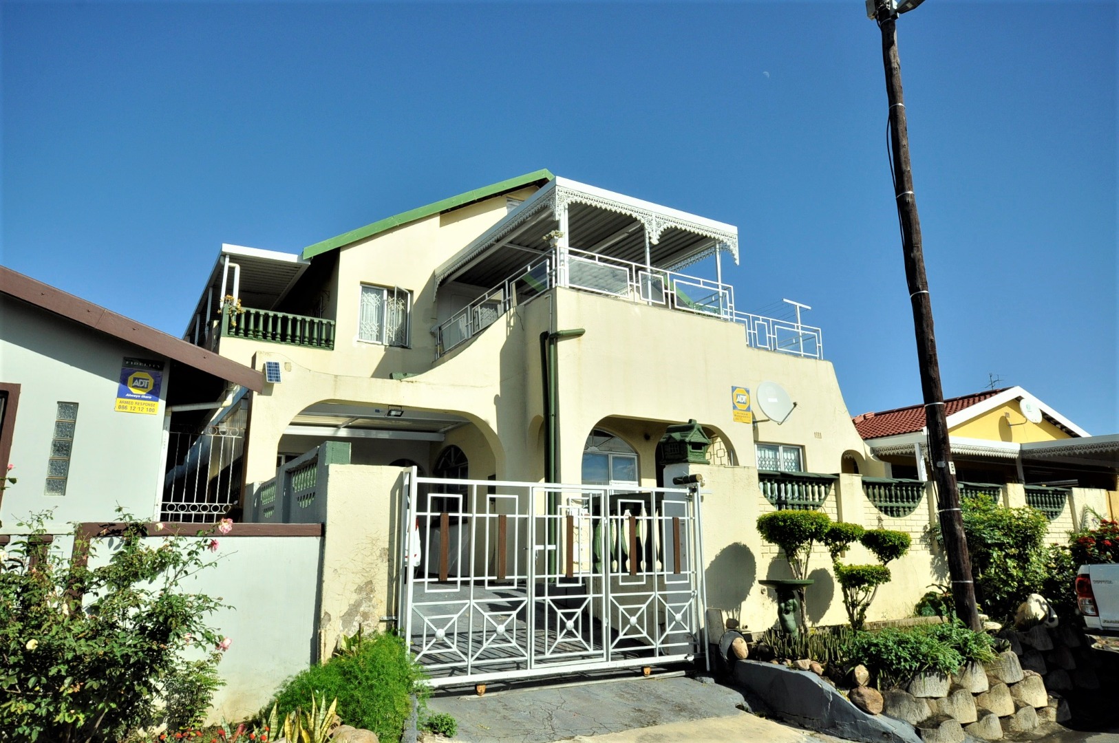 4 Bedroom House For Sale in Palmview RE/MAX™ of Southern Africa