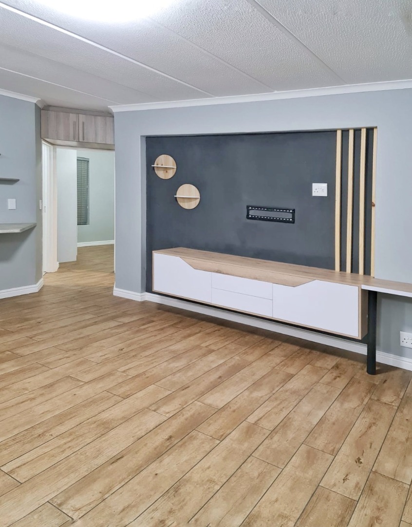 2 Bedroom Apartment / Flat For Sale in De Tijger RE/MAX™ of Southern