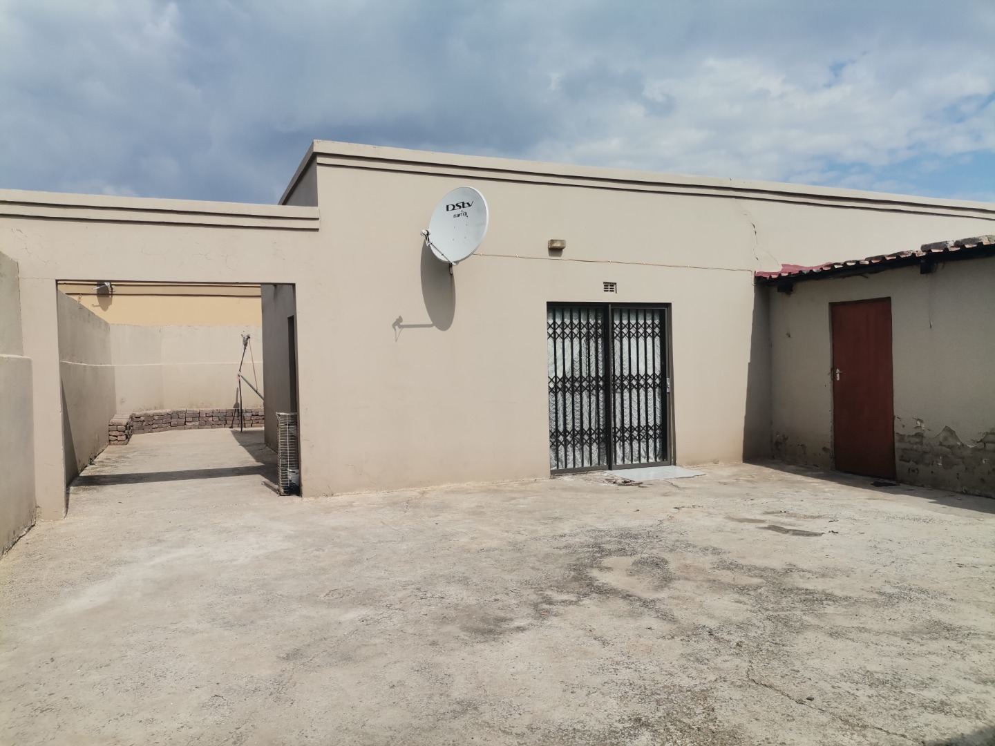 3 Bedroom House For Sale in Eldorado Park RE/MAX™ of Southern Africa