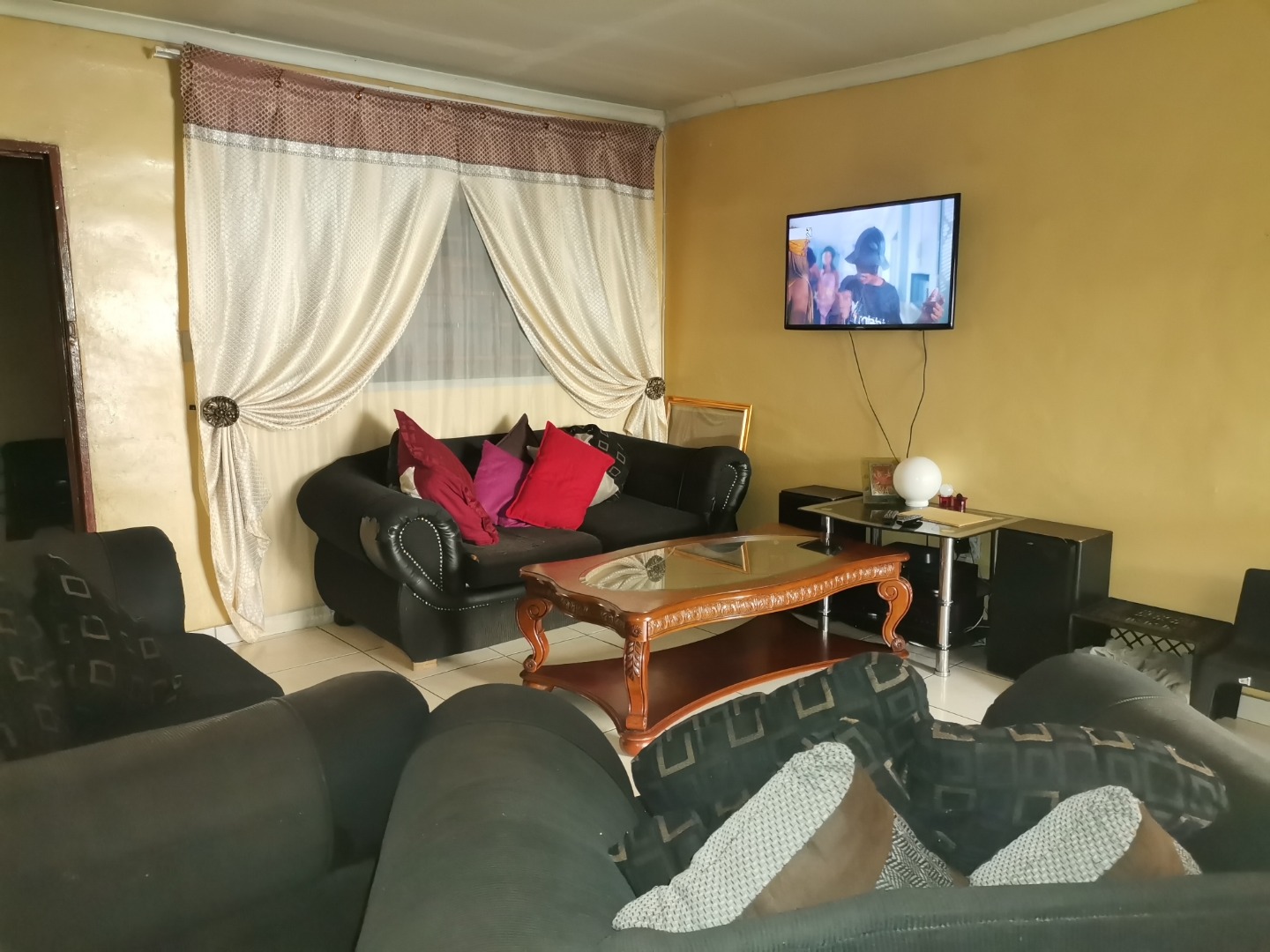3 Bedroom House For Sale in Eldorado Park RE/MAX™ of Southern Africa