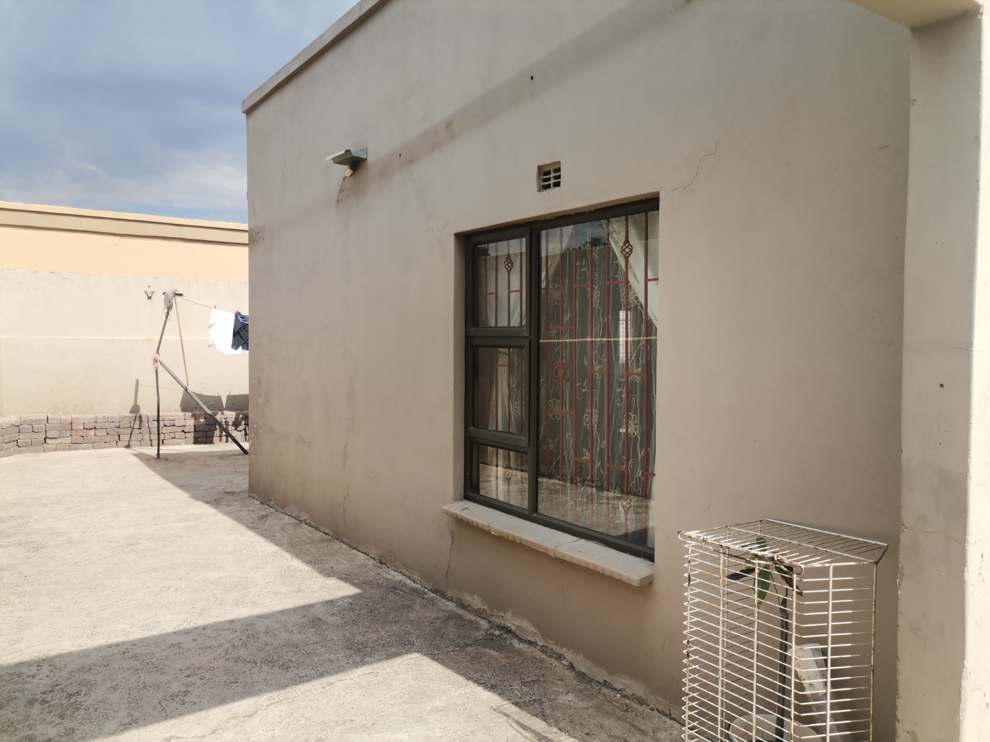 3 Bedroom House For Sale in Eldorado Park RE/MAX™ of Southern Africa