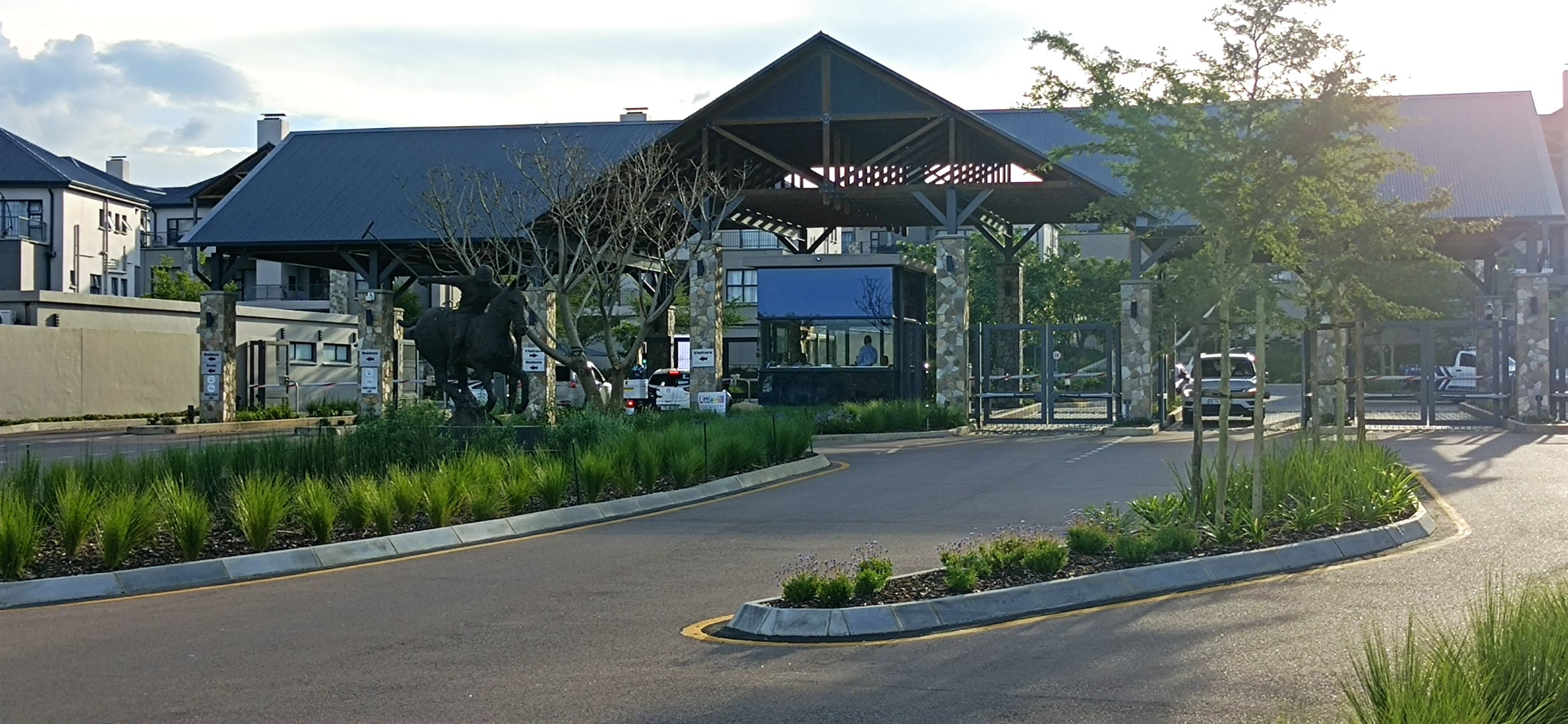 3 Bedroom Apartment / Flat For Sale in Waterfall RE/MAX™ of Southern