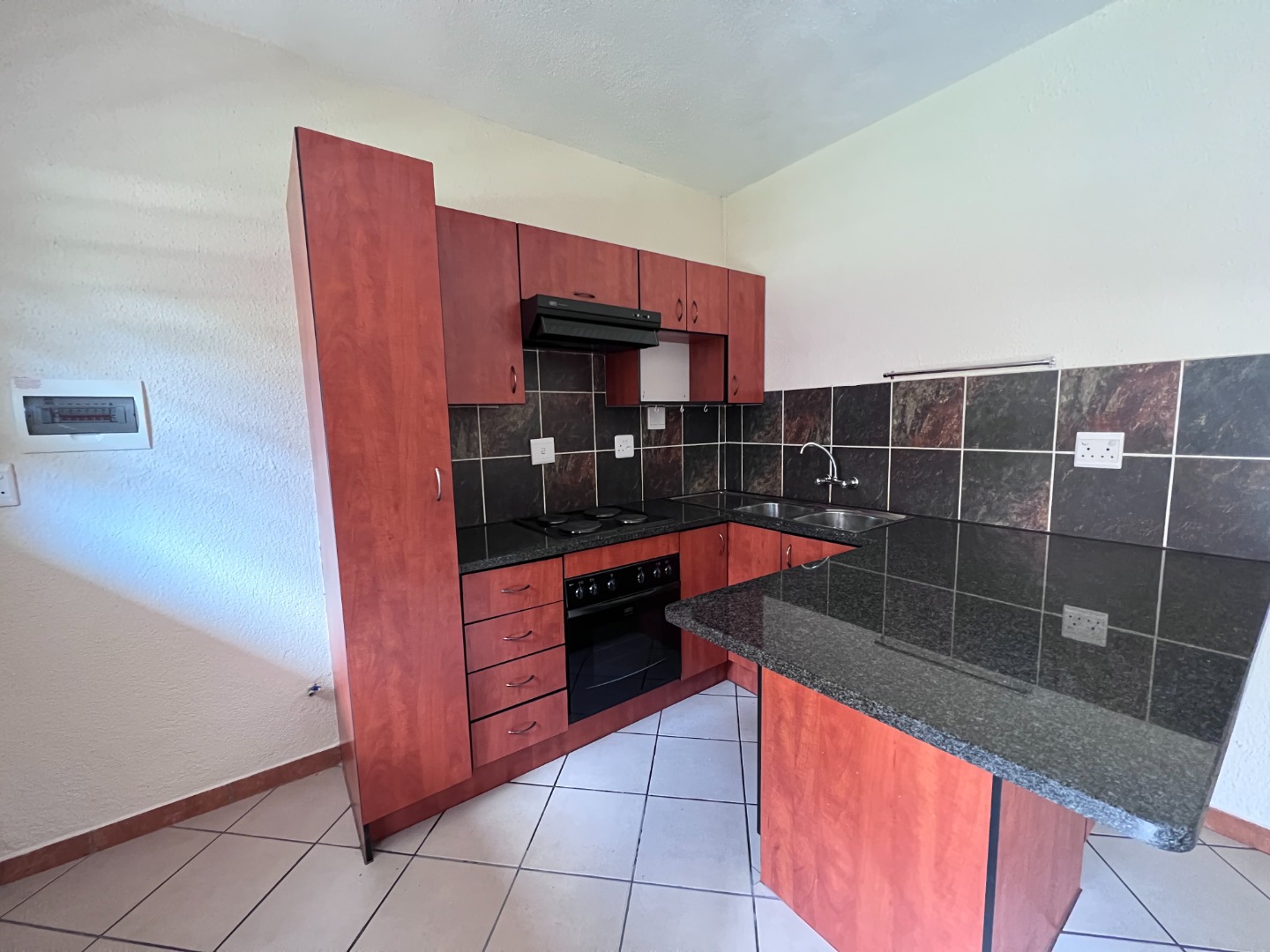 2 Bedroom Apartment / Flat For Sale in Hatfield RE/MAX™ of Southern