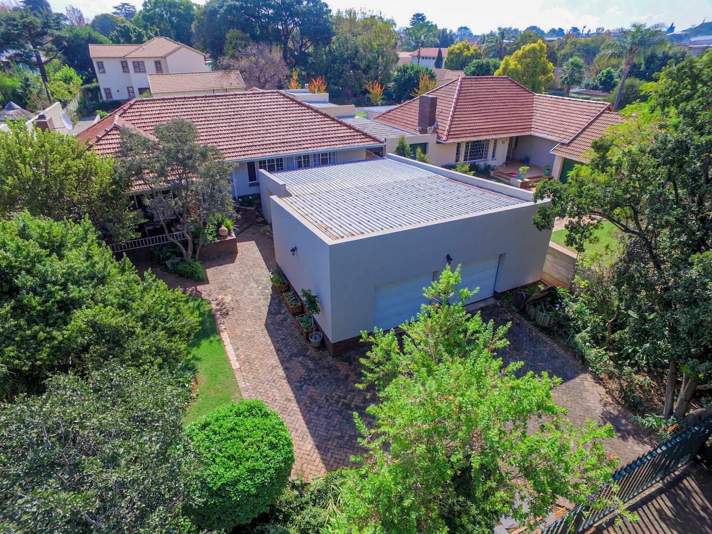 3 Bedroom House For Sale in Linden RE/MAX™ of Southern Africa