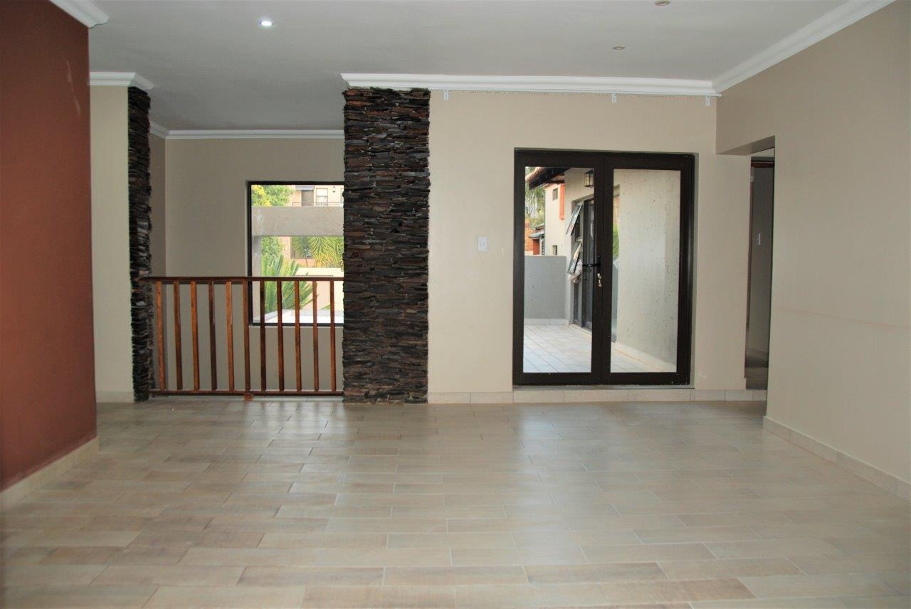4 Bedroom House For Sale in Pinehaven RE/MAX™ of Southern Africa