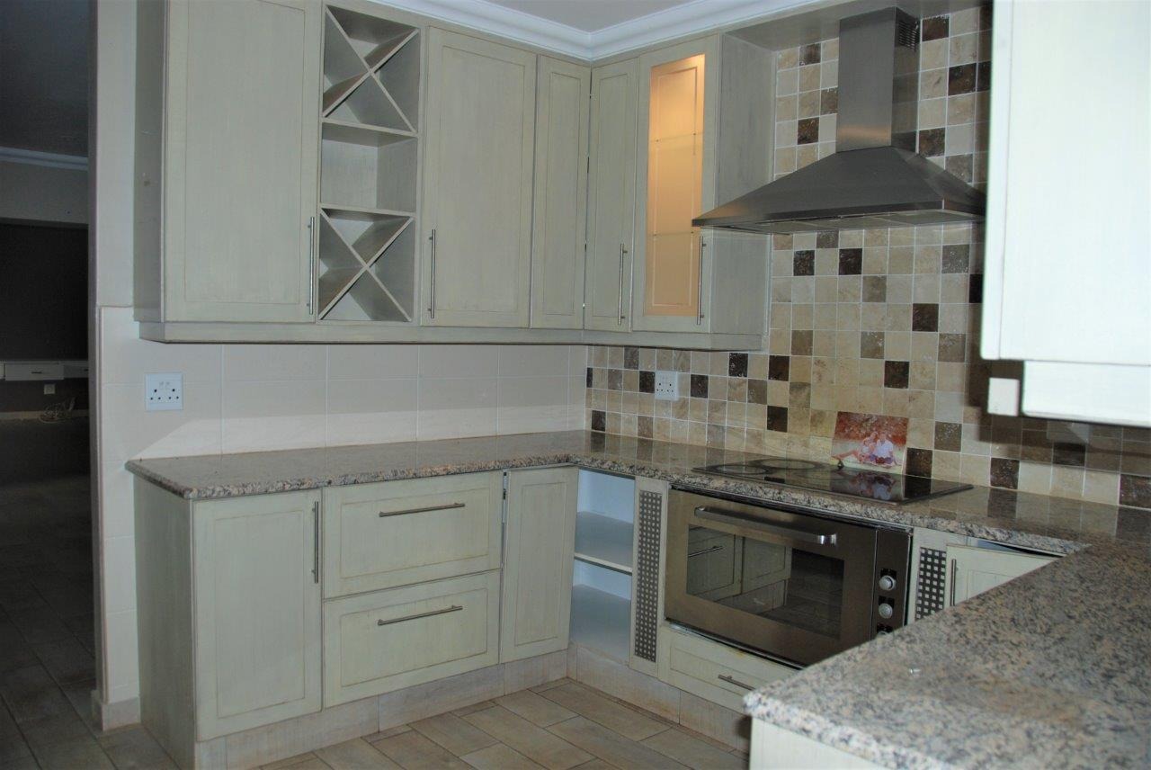 4 Bedroom House For Sale in Pinehaven RE/MAX™ of Southern Africa