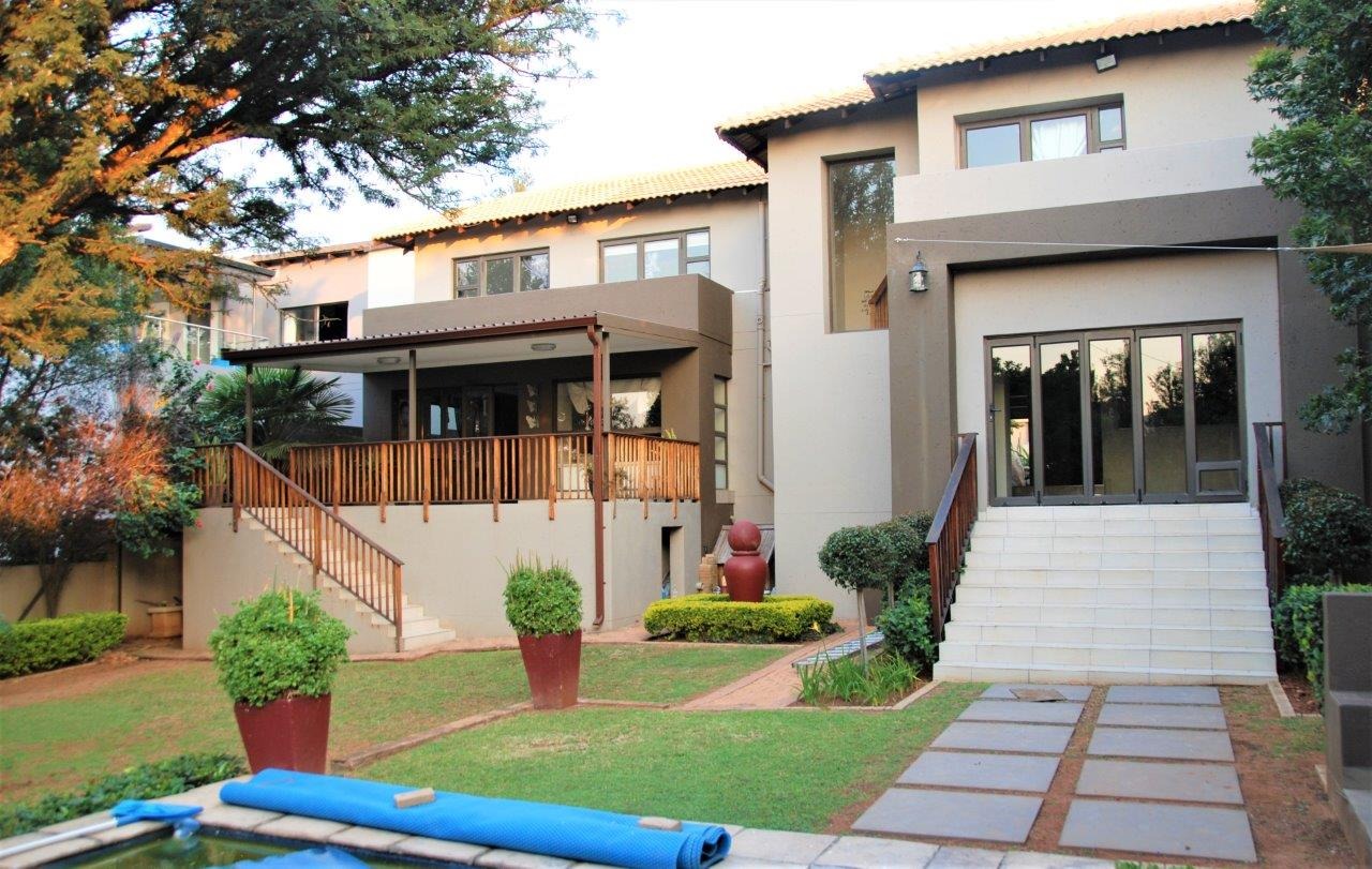 4 Bedroom House For Sale in Pinehaven RE/MAX™ of Southern Africa