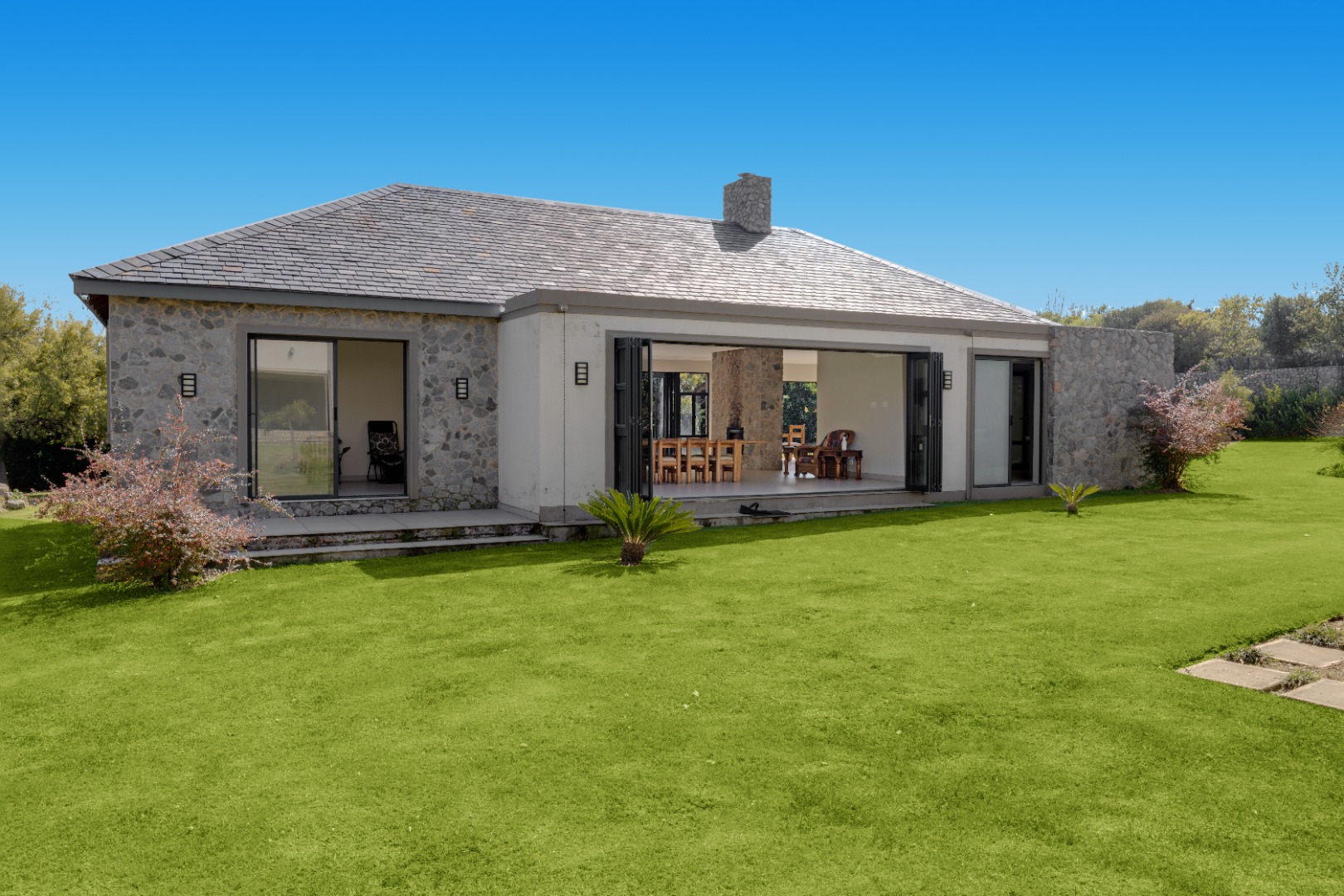 11 Bedroom House For Sale in Waterfall Equestrian Estate RE/MAX™ of