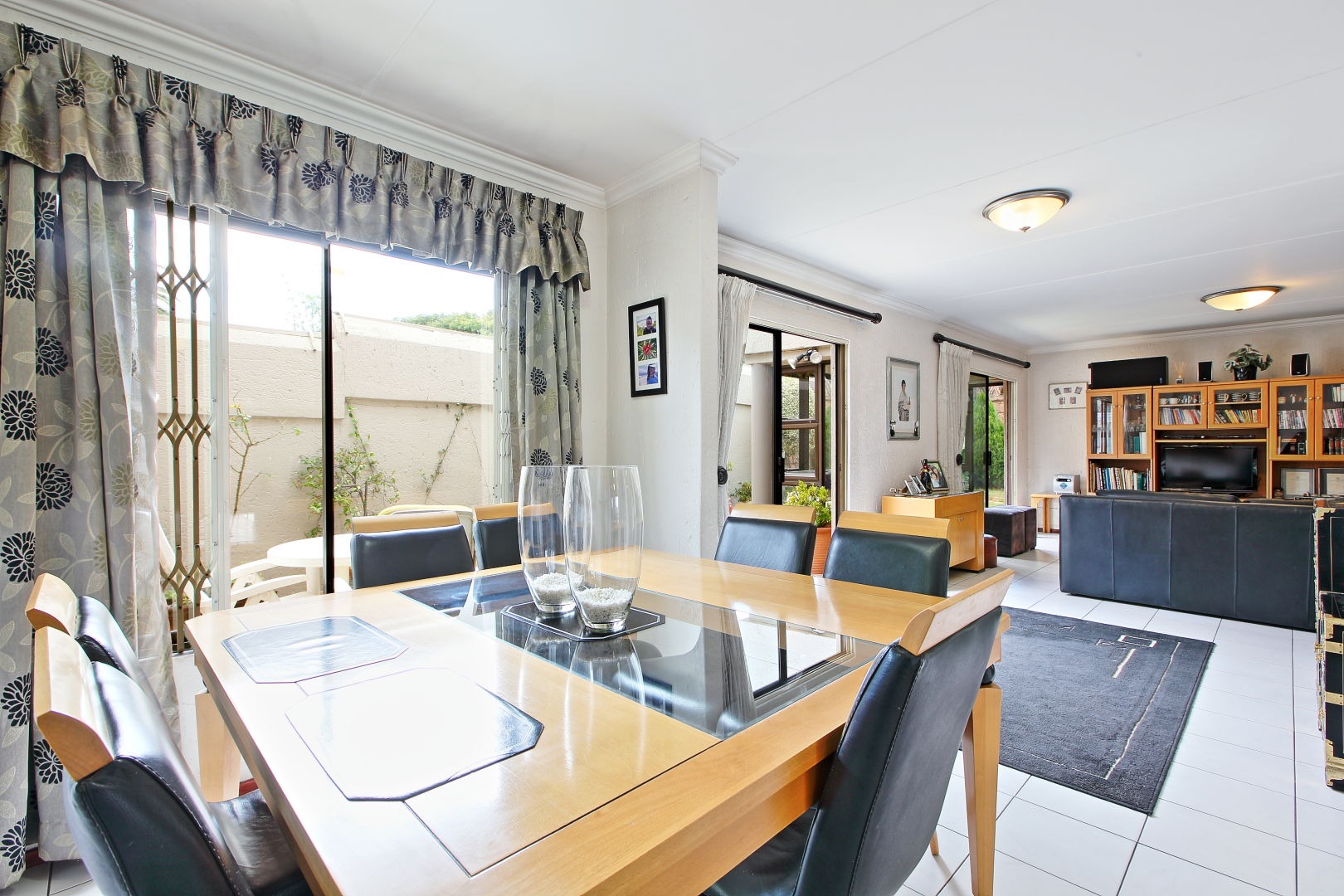 4 Bedroom House For Sale in Morningside Manor RE/MAX™ of Southern Africa