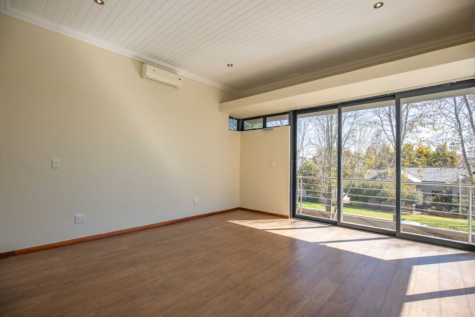 5 Bedroom House To Rent in Newmark Estate RE/MAX™ of Southern Africa