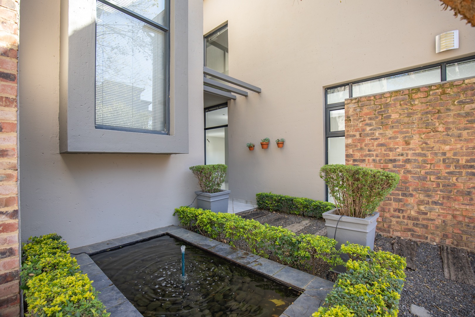 5 Bedroom House To Rent in Newmark Estate RE/MAX™ of Southern Africa