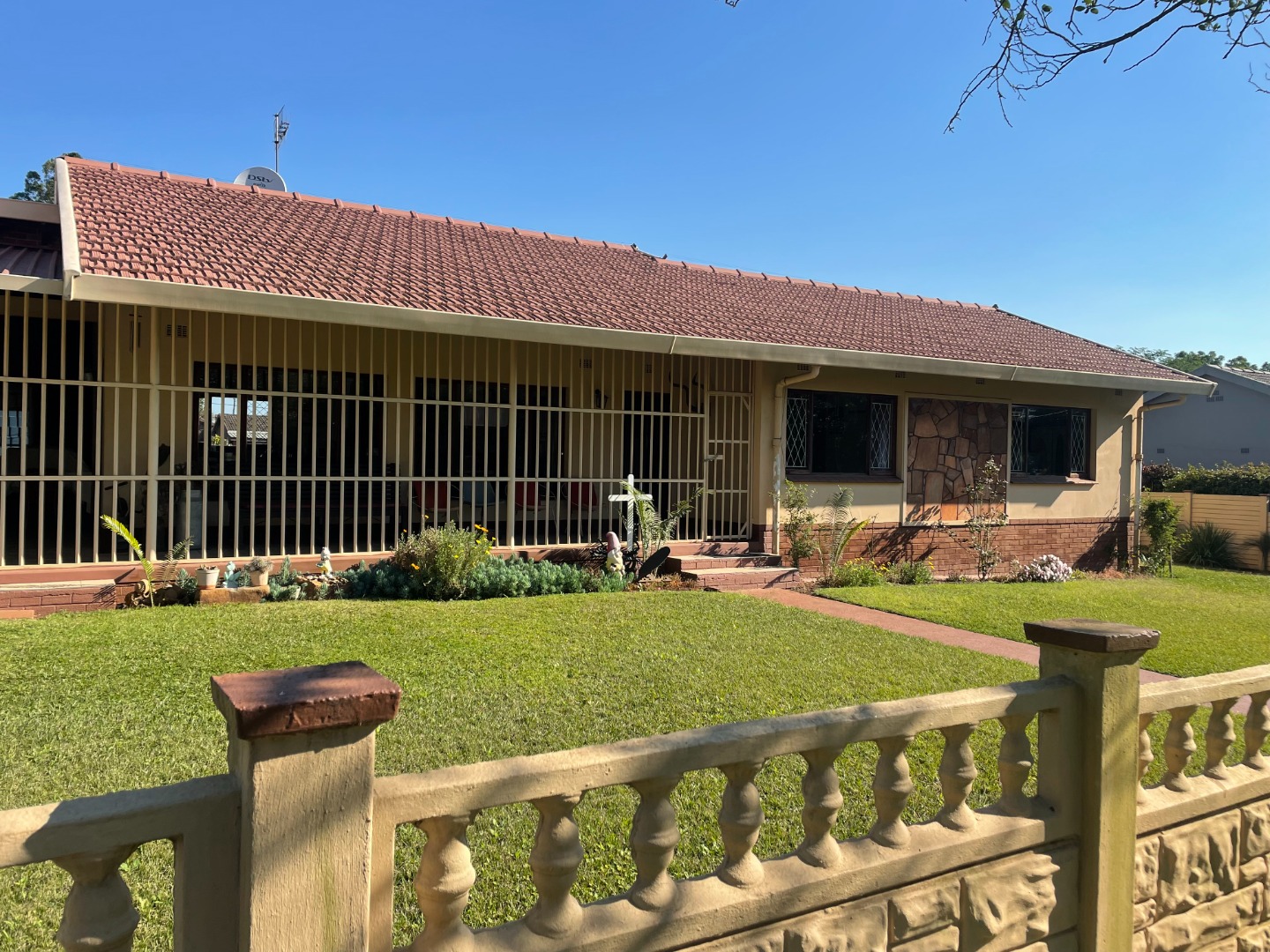 4 Bedroom House For Sale in Cleland RE/MAX™ of Southern Africa