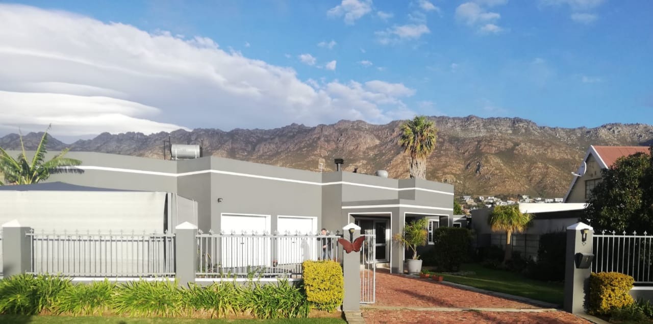 3 Bedroom House For Sale in Anchorage Park RE/MAX™ of Southern Africa