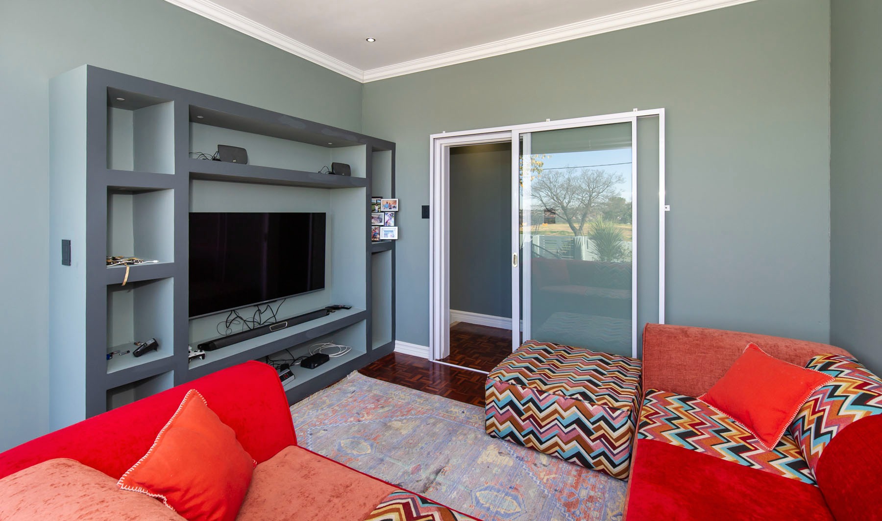 3 Bedroom House For Sale in De Wetshof RE/MAX™ of Southern Africa