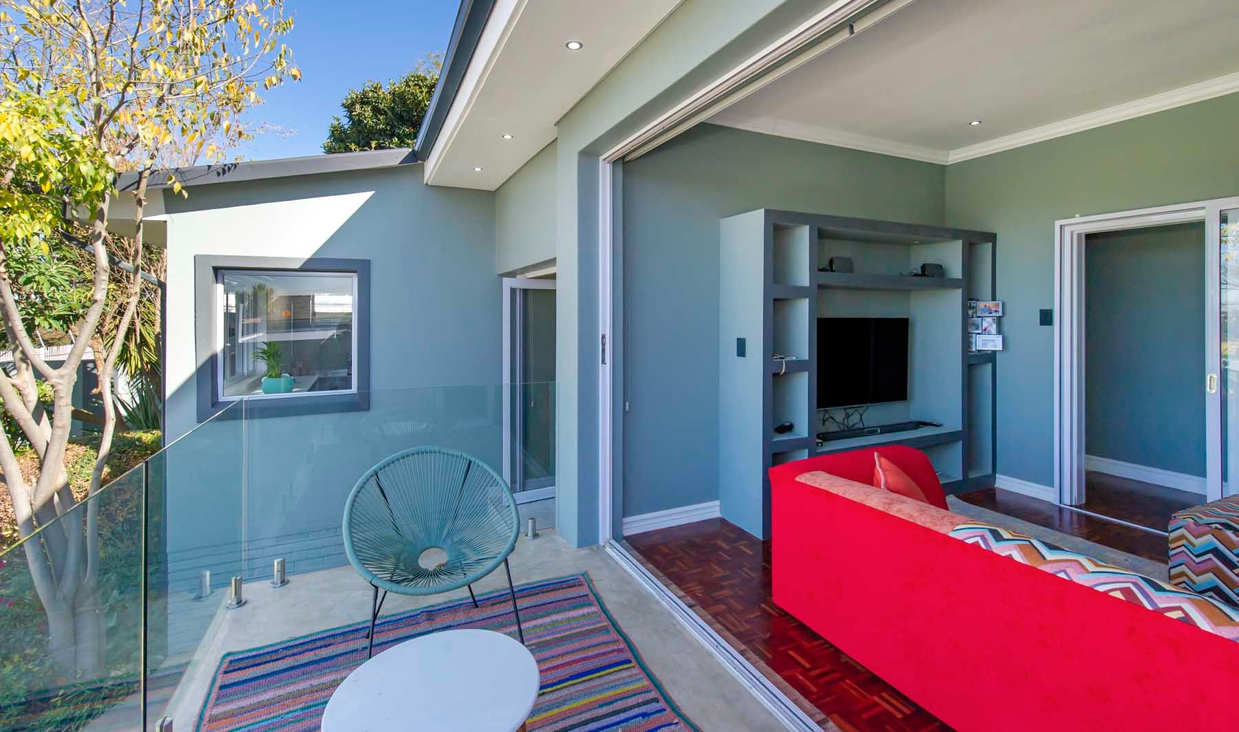 3 Bedroom House For Sale in De Wetshof RE/MAX™ of Southern Africa