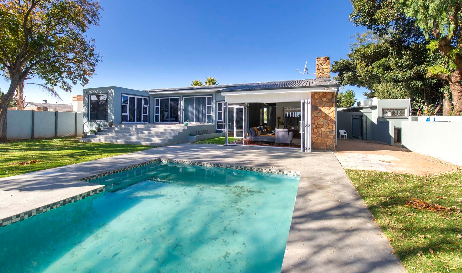 3 Bedroom House For Sale in De Wetshof RE/MAX™ of Southern Africa