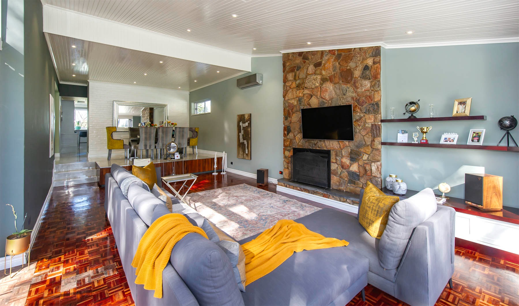 3 Bedroom House For Sale in De Wetshof RE/MAX™ of Southern Africa