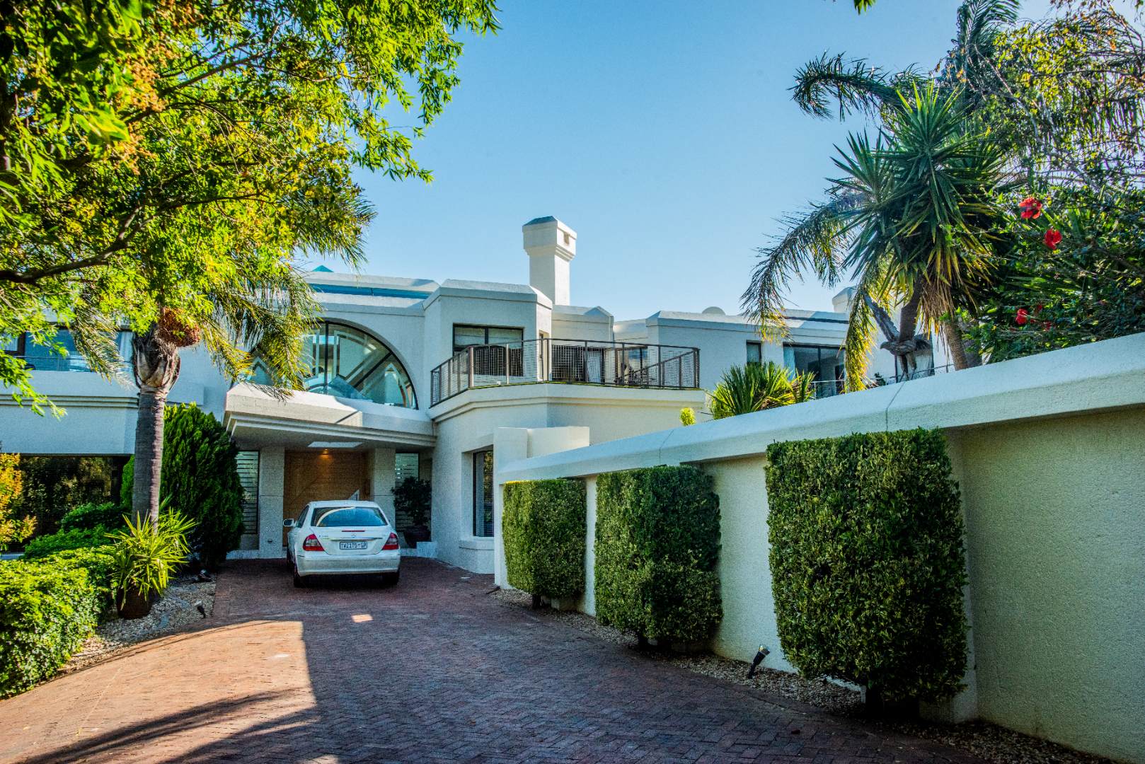 7 Bedroom House For Sale in Somerset West Central RE/MAX™ of Southern