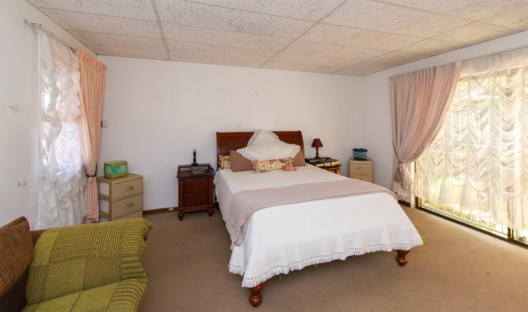 8 Bedroom House For Sale in Mulbarton RE/MAX™ of Southern Africa