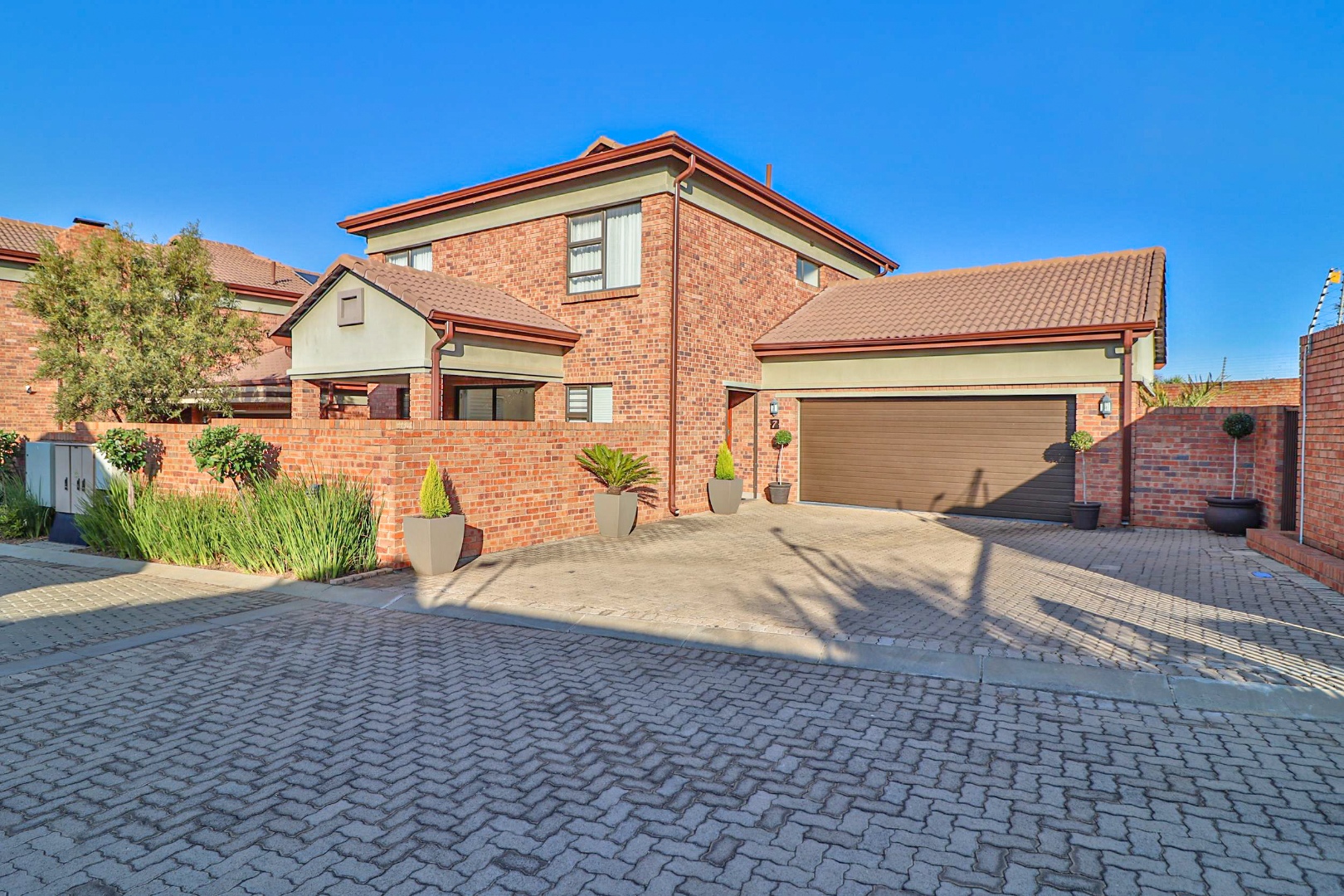 RE/MAX Krugersdorp, Witpoortjie, Randfontein & Magaliesburg Property