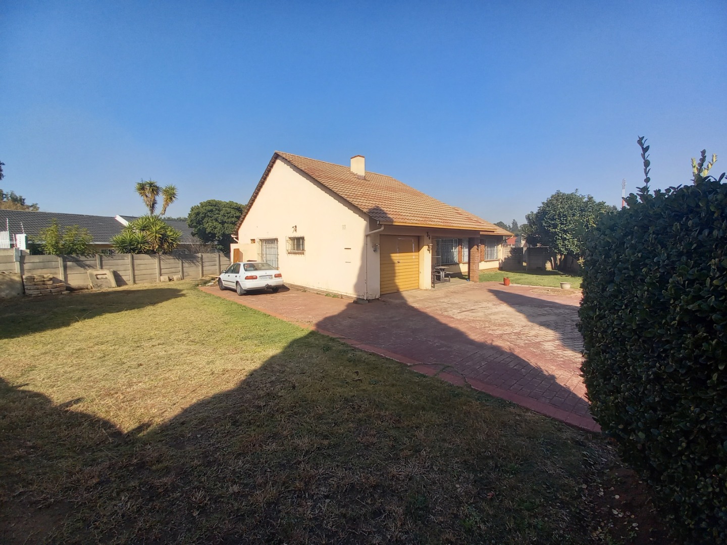 3 Bedroom House For Sale in Brackendowns RE/MAX™ of Southern Africa