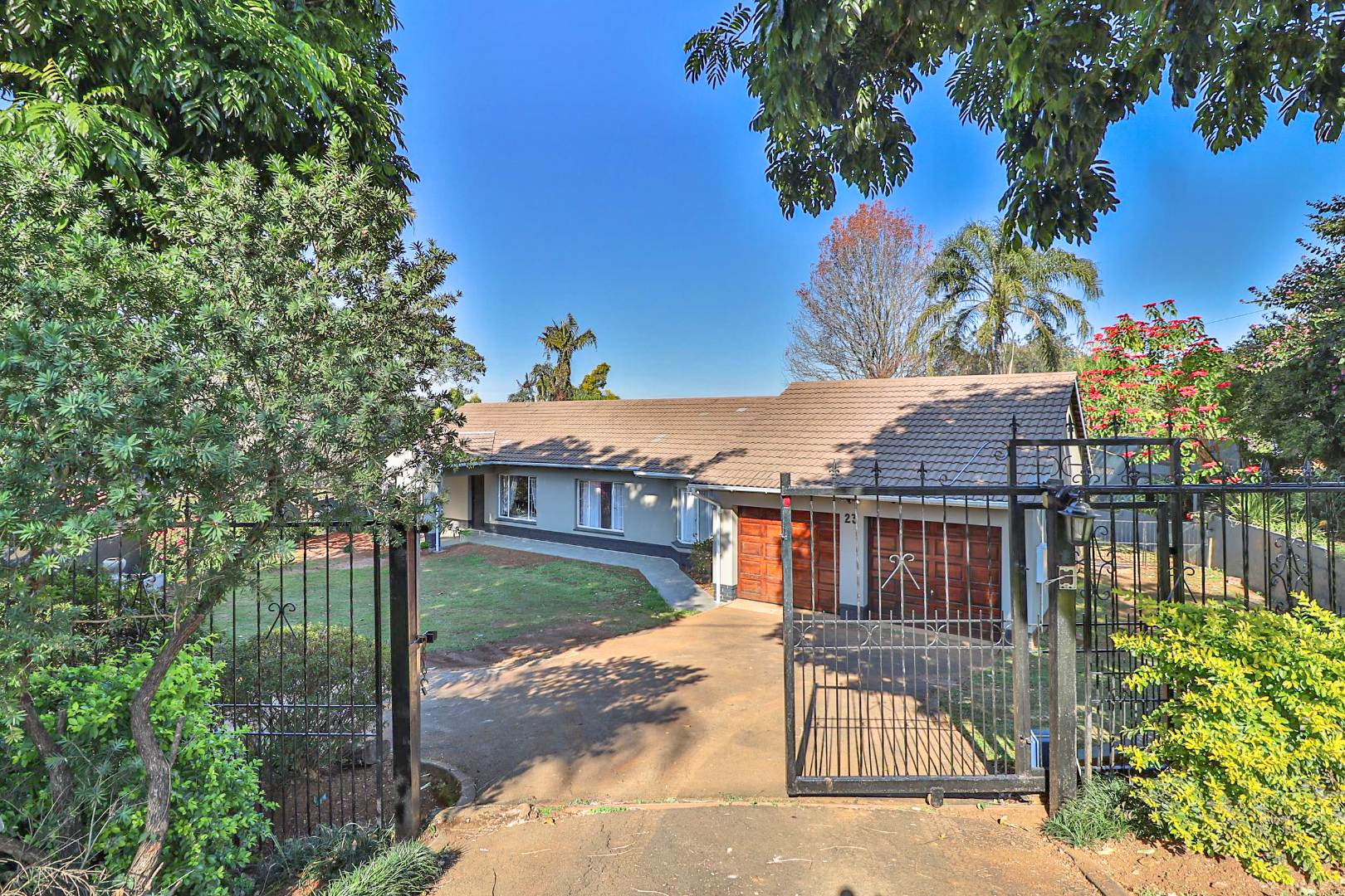 4 Bedroom House For Sale in Chase Valley RE/MAX™ of Southern Africa