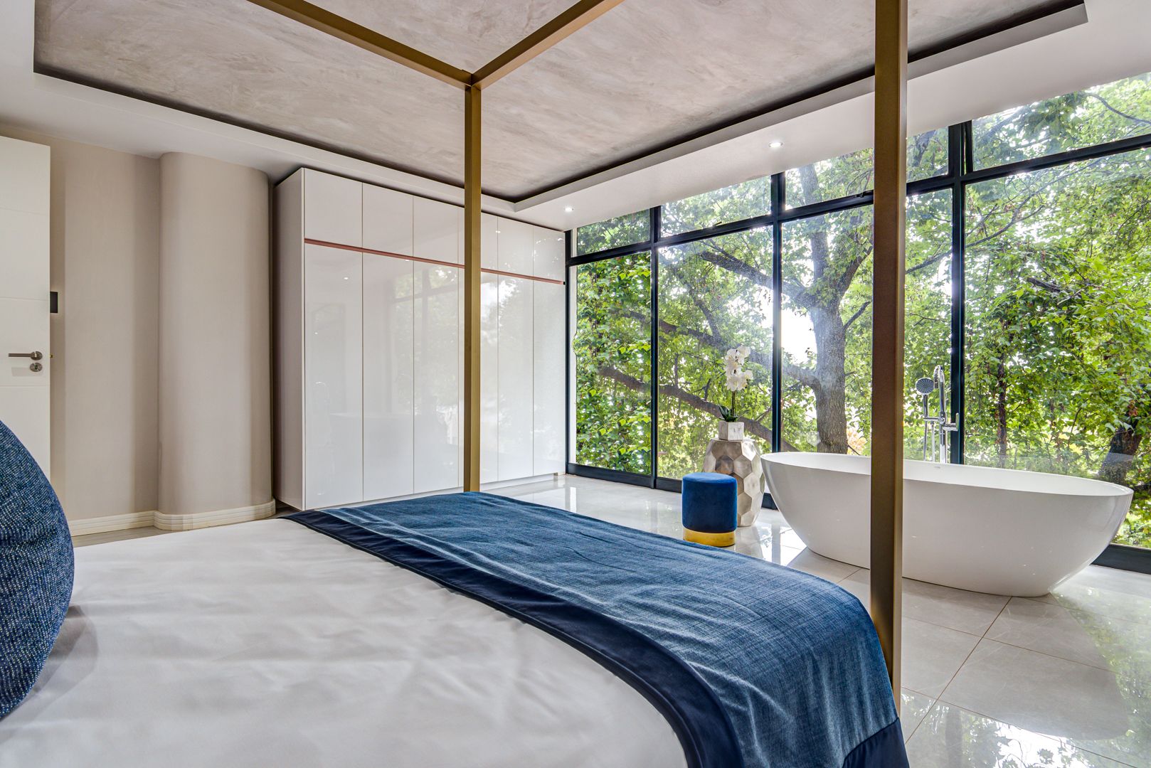 1 Bedroom Apartment / Flat For Sale in Houghton Estate RE/MAX™ of