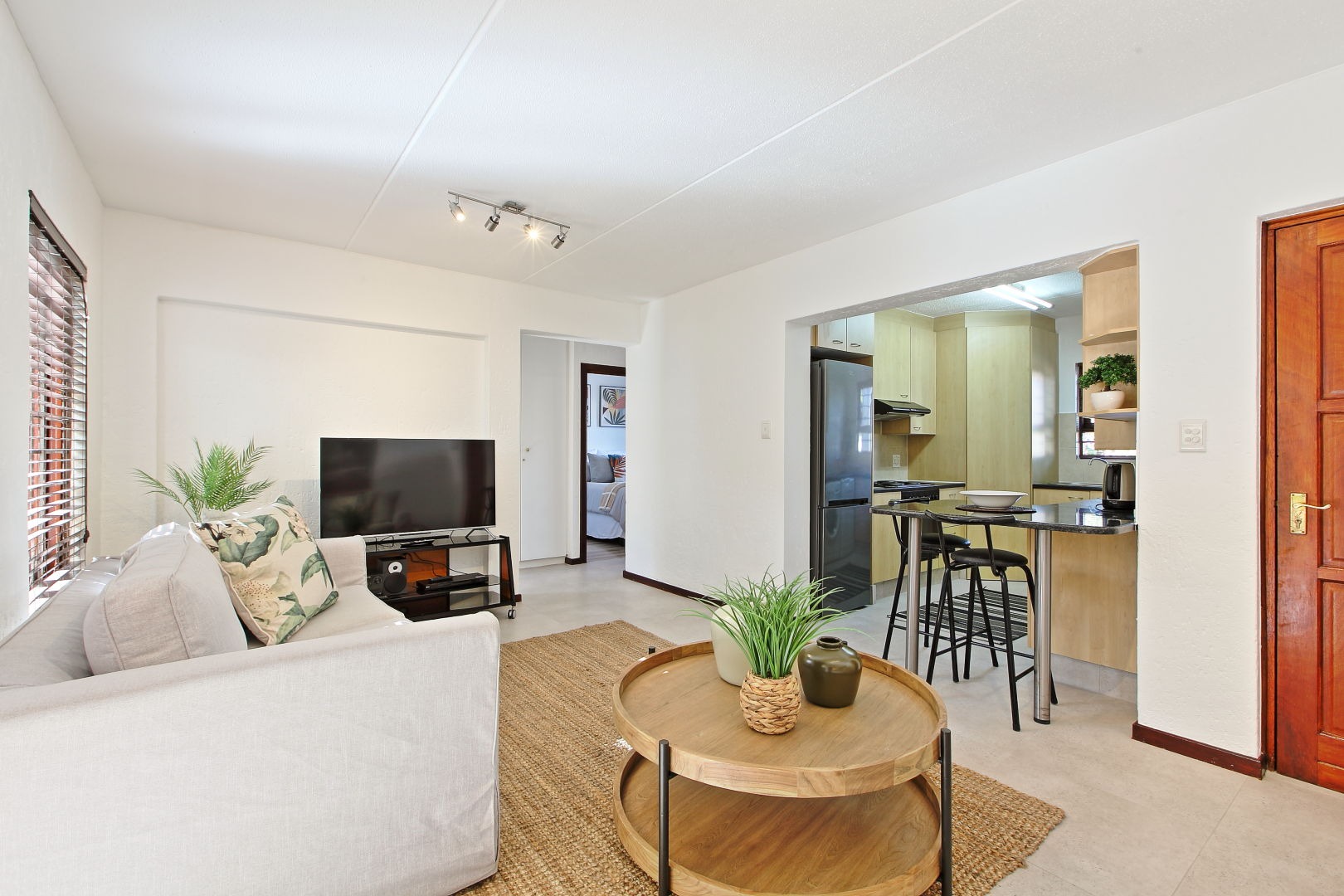 2 Bedroom Apartment / Flat To Rent in Sunninghill RE/MAX™ of Southern