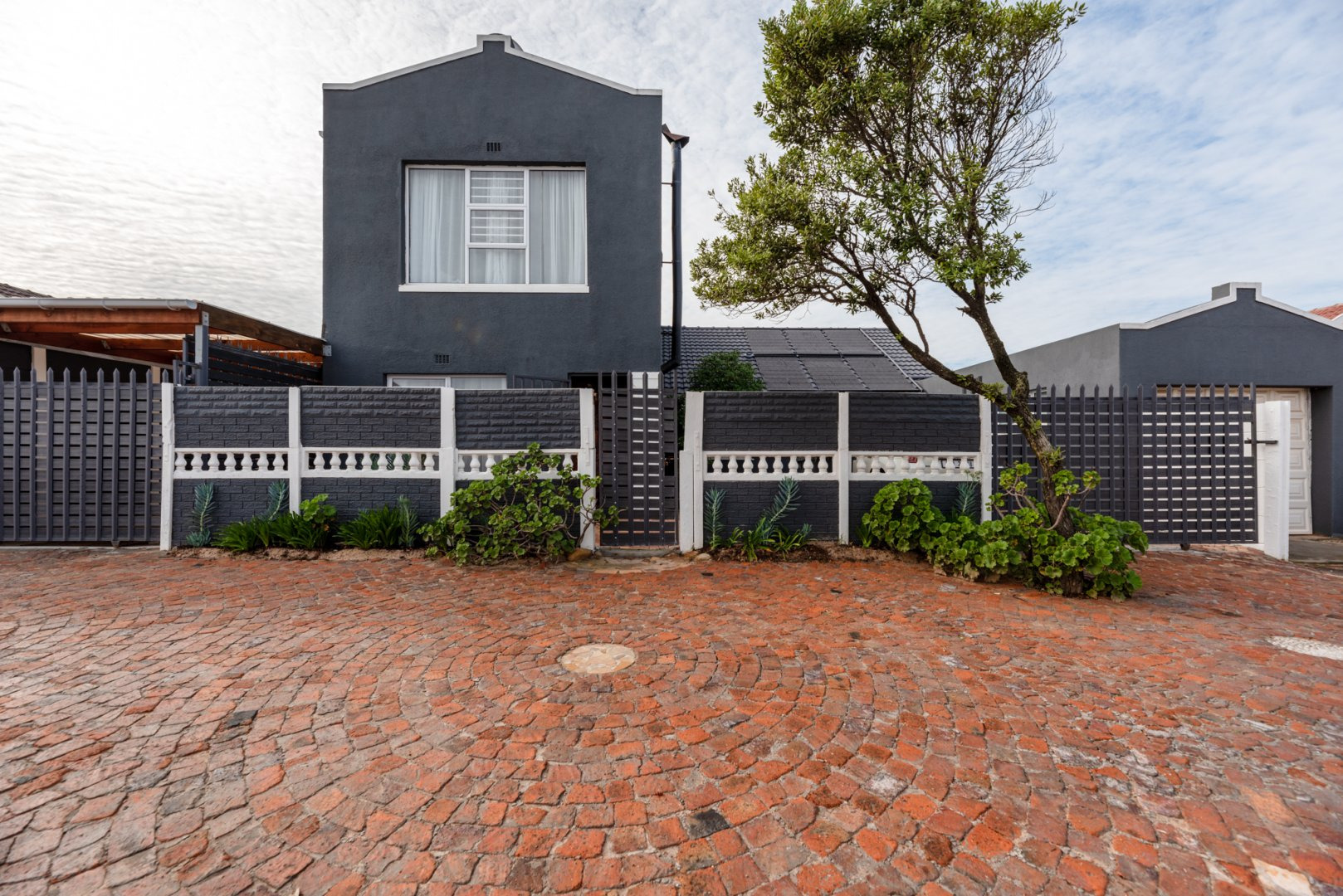 4 Bedroom House For Sale in Strandfontein RE/MAX™ of Southern Africa