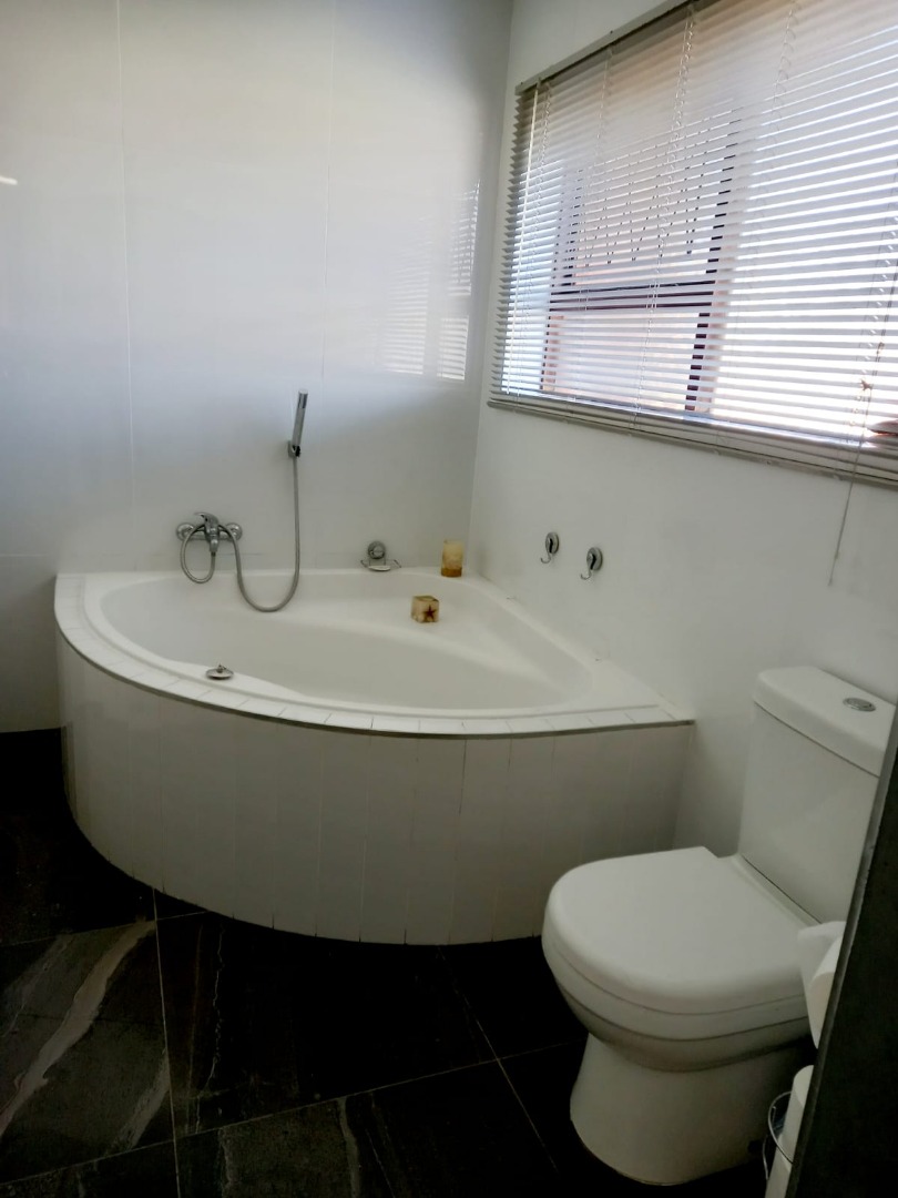 3 Bedroom House For Sale in Brymore RE/MAX™ of Southern Africa