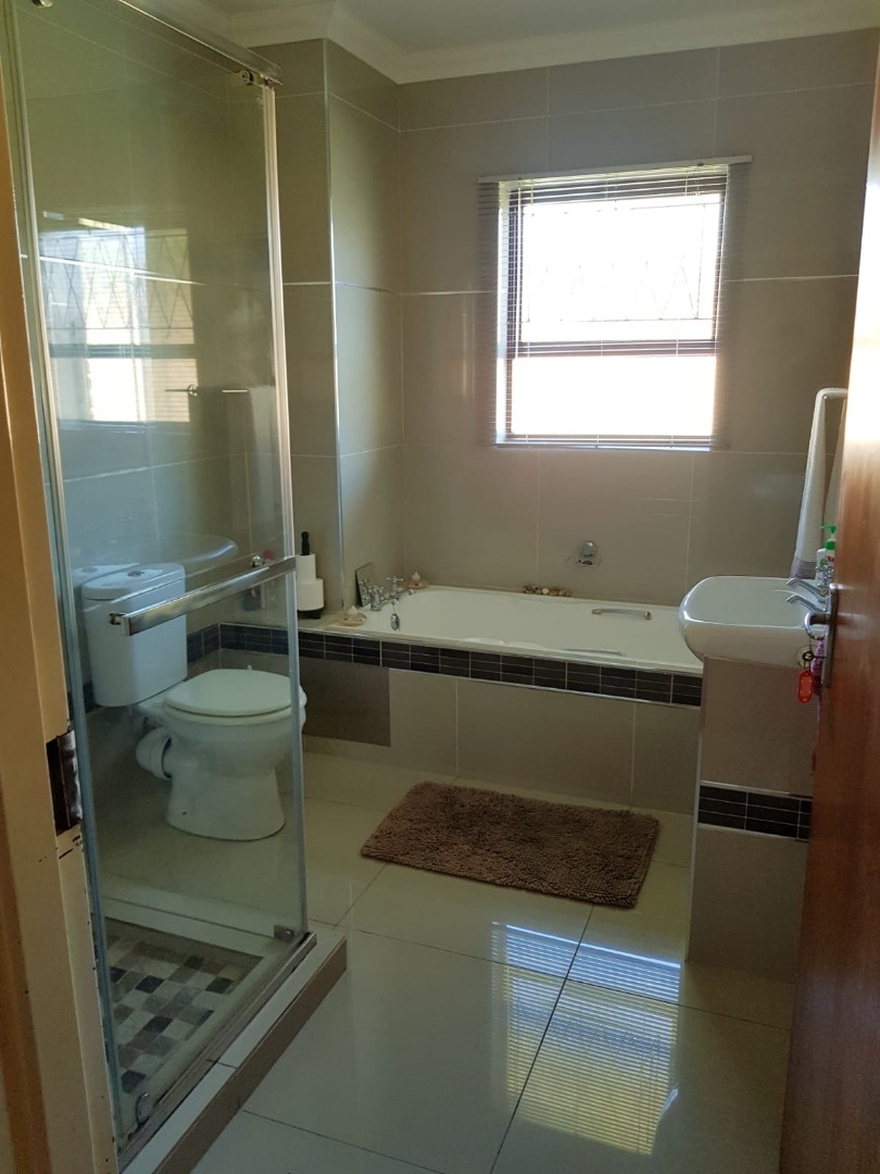 3 Bedroom House For Sale in Brymore RE/MAX™ of Southern Africa